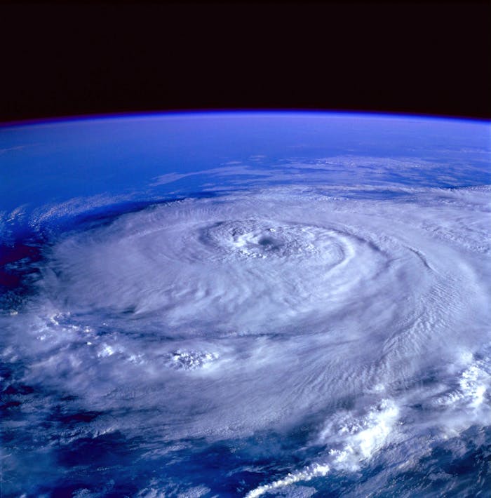 Como se Formam Tempestades e Furacões: Uma Poderosa Força da Natureza